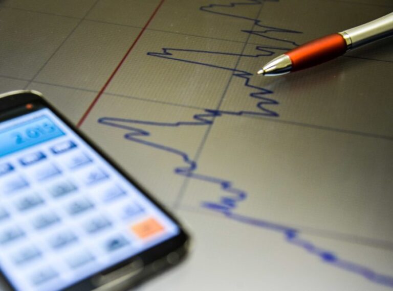 Mercado ficou mais aquecido, porém mais precarizado em 12 anos