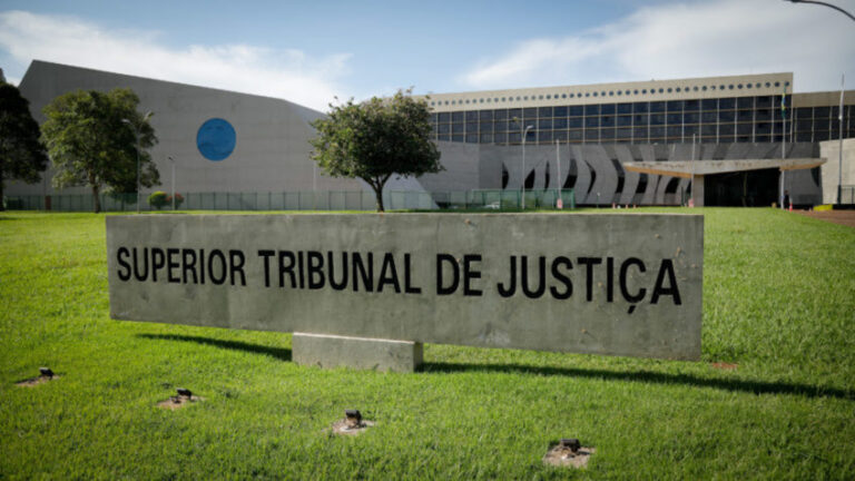 STJ ordena fim da greve de auditores da Receita Federal