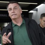 Bolsonaro ironiza julgamento no STF durante sessão