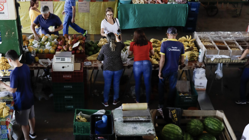 Inflação anualizada atinge 5,06 em fevereiro, maior nível desde 2023