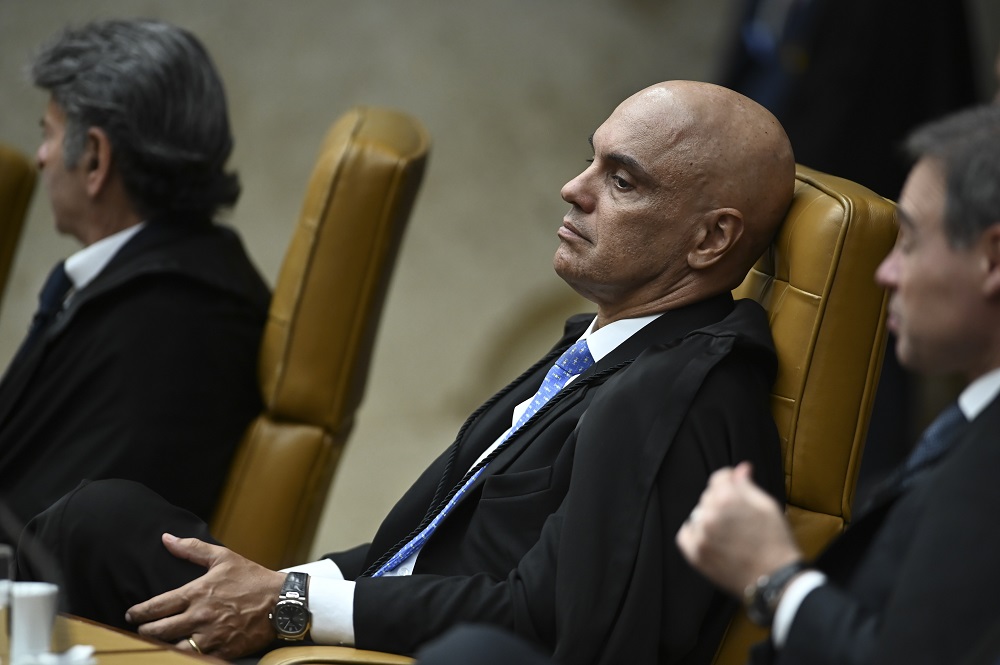 Defesa de ex-assessor de Bolsonaro nega ilegalidade para monitorar Moraes