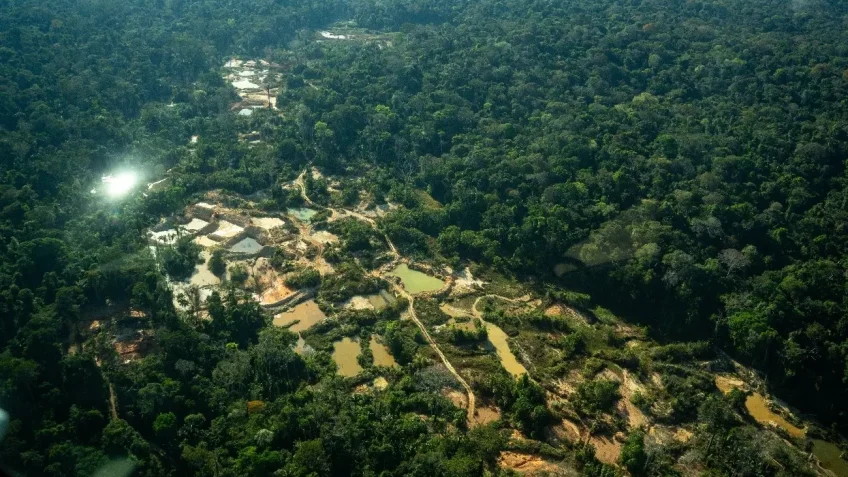 Garimpo devastou 109 campos de futebol em área indígena