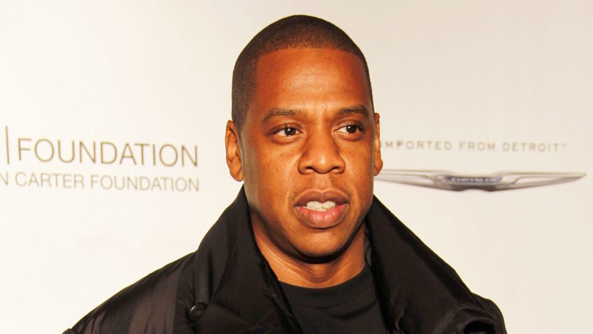 Jay-Z processa mulher que o acusou de estupro