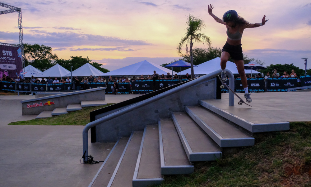 Rayssa Leal é campeã do STU de Skate Street em Porto Alegre