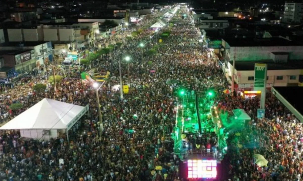 Segundo maior Carnaval da Bahia, Barreiras atrai multidão de foliões com diversas atrações