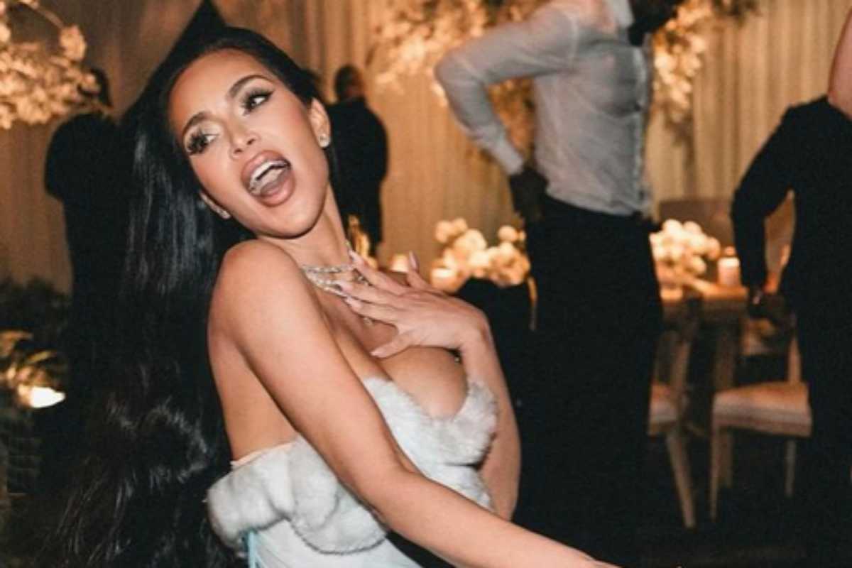 Kim Kardashian entra em pânico ao perder diamante em casamento luxuoso