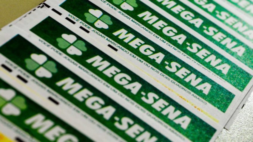 Mega-Sena acumula e vai a R$ 12 milhões