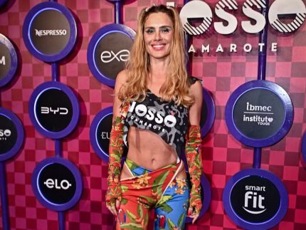 Carolina Dieckmann comenta sobre as críticas ao seu corpo: “Não me incomoda”