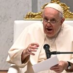 Papa Francisco está estável e sem crise respiratória no 20º dia de sua internação por pneumonia bilateral