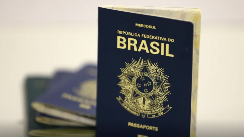 Governo Lula analisa reajustar taxa cobrada para emitir passaporte