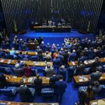 Senado adia votação de projeto que pode beneficiar Jair Bolsonaro