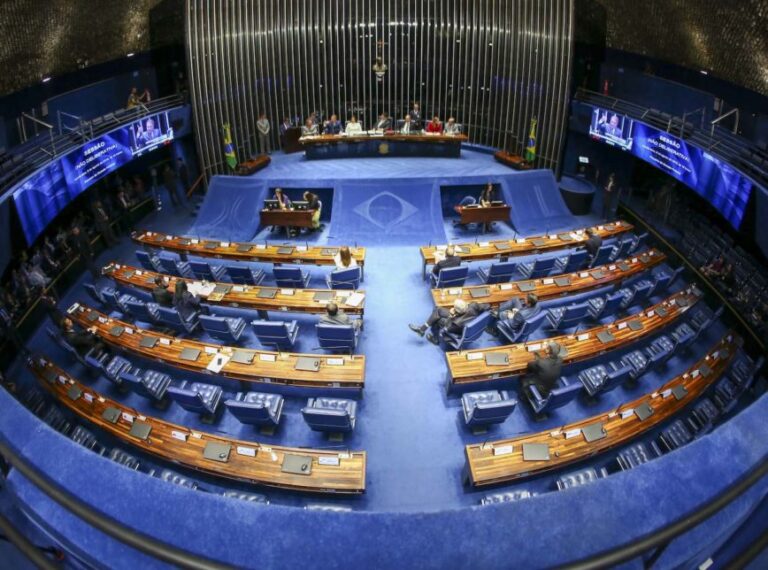 Cota de senadores tem 2 aumentos; limite médio será R$ 46.402