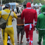 Policiais fantasiados de “Power Rangers” prendem homem em SP