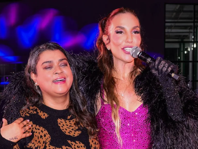 “Conseguiu proteger todos nós da dor e da angústia”, diz Ivete sobre Preta Gil em bloco