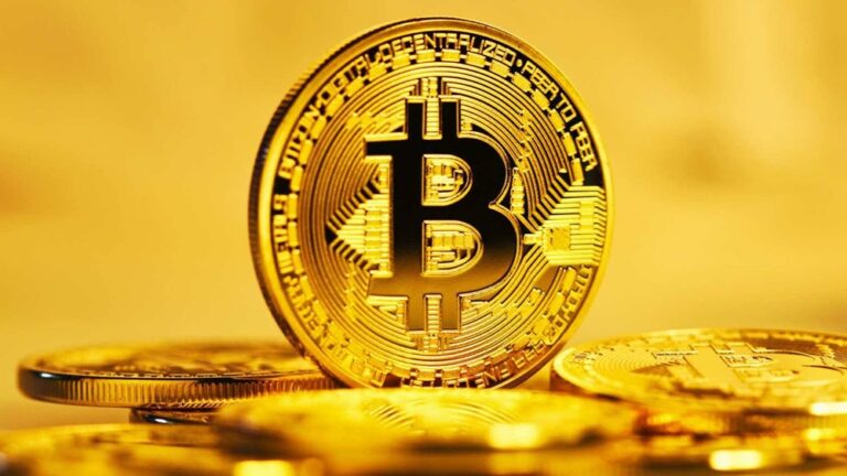 Gênio ou profeta? O cenário atual foi feito para o bitcoin e pode criar milionários, diz economista