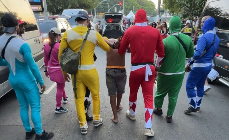 ‘Power Rangers’ da polícia prendem homem com celulares furtados em bloco na zona sul de SP