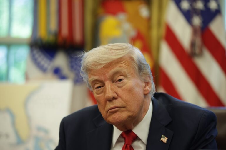 Juiz proíbe Trump de deportar venezuelanos sob lei de guerra do século 18