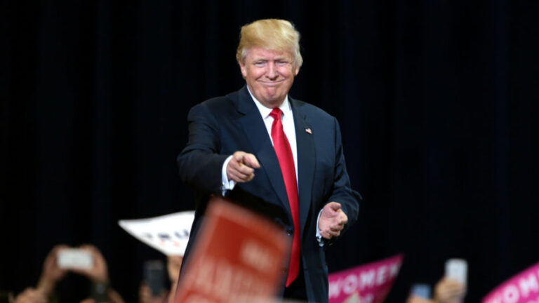 Trump cria credito de até 15% para aliviar tarifas a montadoras