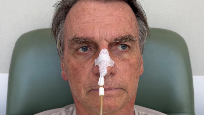 Internado na UTI, Bolsonaro espera receber alta no sábado
