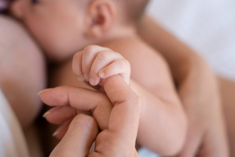 Justiça de BH concede liberdade provisória a homem que agrediu bebê confundida com boneca ‘reborn’
