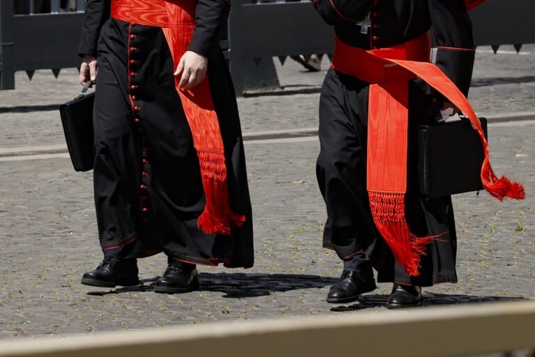 Conclave perde dois cardeais por motivos de saúde e terá 133 eleitores
