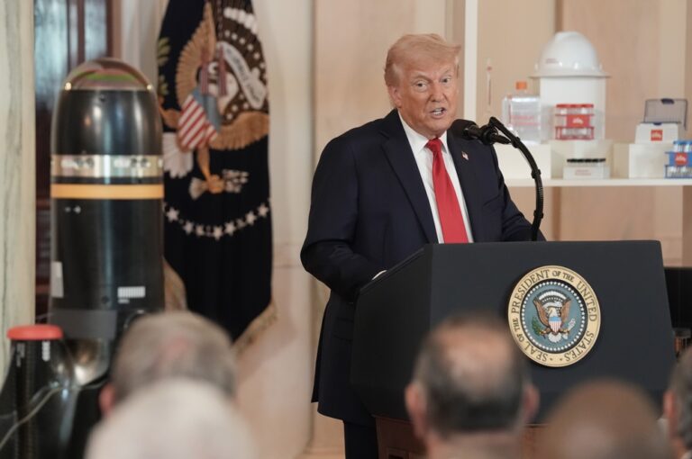 Trump diz que Musk tem ajudado os EUA de maneira tremenda, mas quer voltar para seus carros