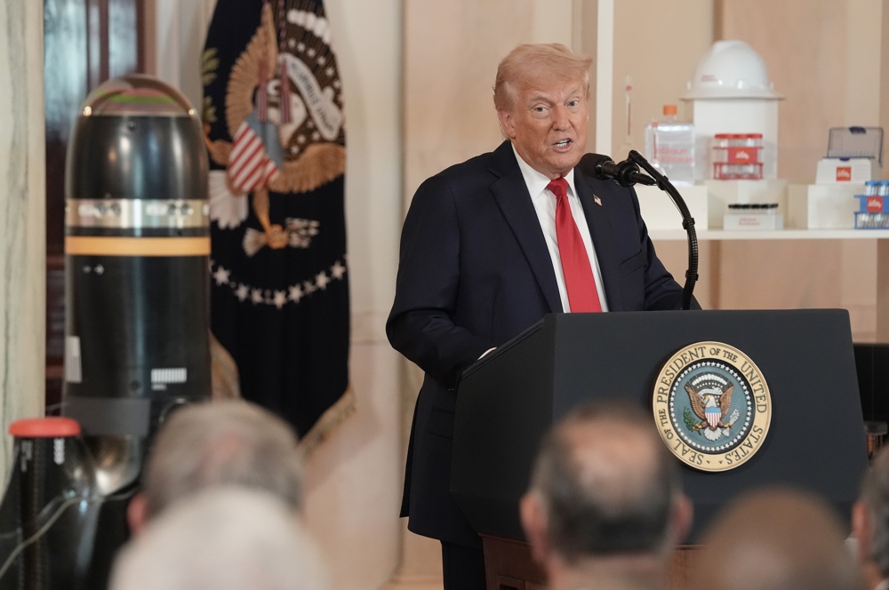 Trump diz que Musk tem ajudado os EUA de maneira tremenda, mas quer voltar para seus carros