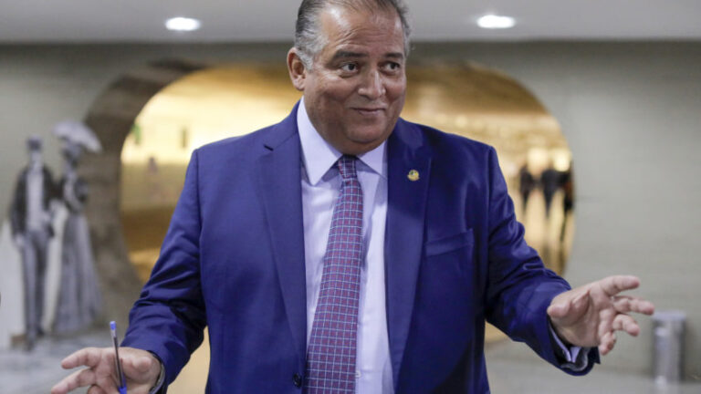 Senado cobra Otto e Eduardo Gomes por projeto contra supersalários