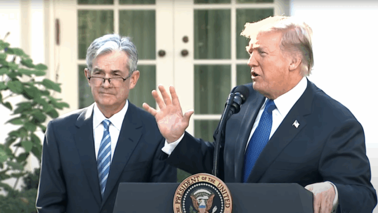 Trump diz que não tem intenção de demitir chefe do Fed