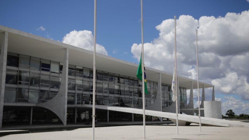 Governo torna permanente a política nacional Aldir Blanc