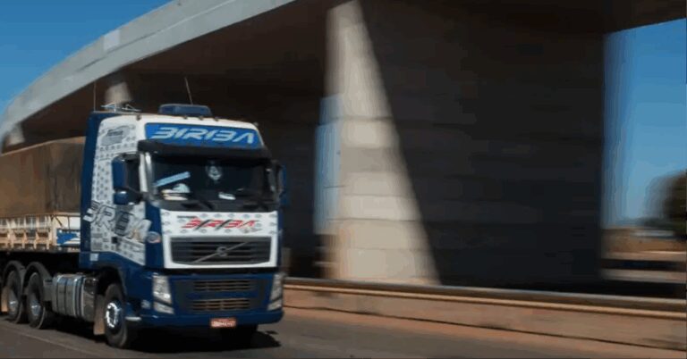 Comissão aprova projeto para alteração na CNH de caminhoneiros