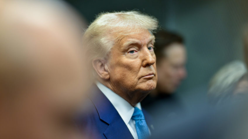 Zelensky pressiona Trump por cessar-fogo durante funeral do papa Francisco