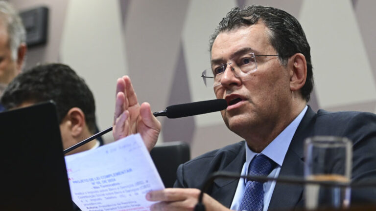 Comissão vota nesta 3ª feira benefício para quem quitou dívidas