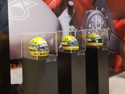 Capacete de Ayrton Senna é leiloado por R$ 5,4 milhões e bate recorde histórico