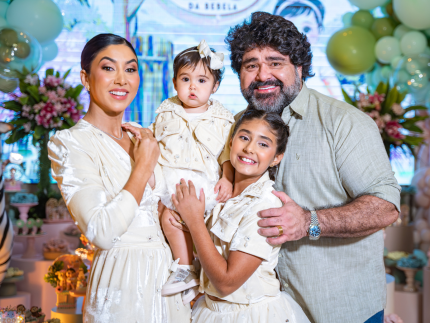 “Zoo da Bebela”: Fabiano Menotti comemora um ano de sua filha caçula