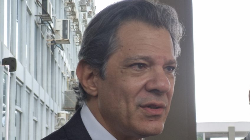 Haddad diz que governo fortalecerá marco fiscal se necessário