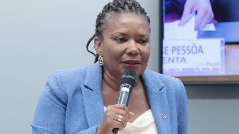 Não preciso da estrutura do MinC para fazer show, diz Margareth Menezes