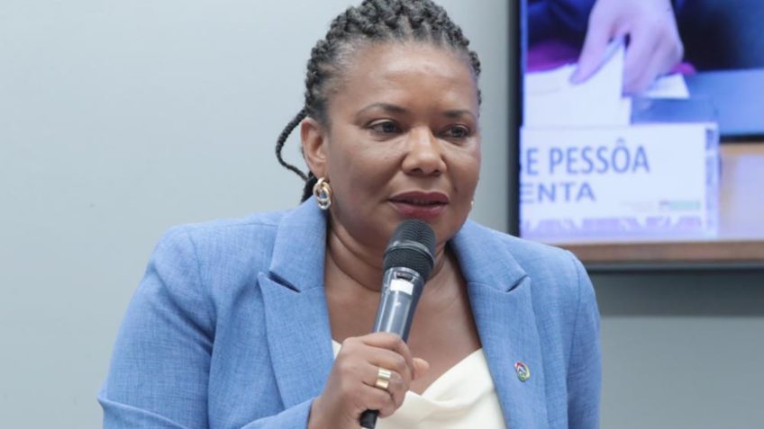 Não preciso da estrutura do MinC para fazer show, diz Margareth Menezes