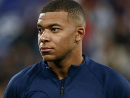 Mbappé é vaiado no Bernabéu mesmo fora de campo; atacante se recupera de lesão
