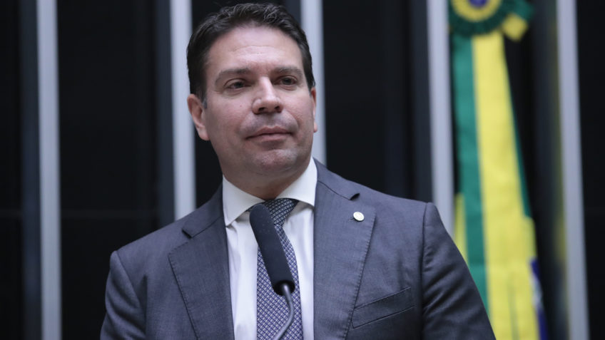 CCJ adia votação de recurso que anula ação contra Ramagem