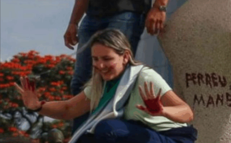 STF mantém pena de 14 anos para Débora do Batom
