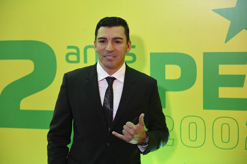 Ex-zagueiro da seleção brasileira, Lúcio está consciente e tem quadro de saúde estável após queimaduras