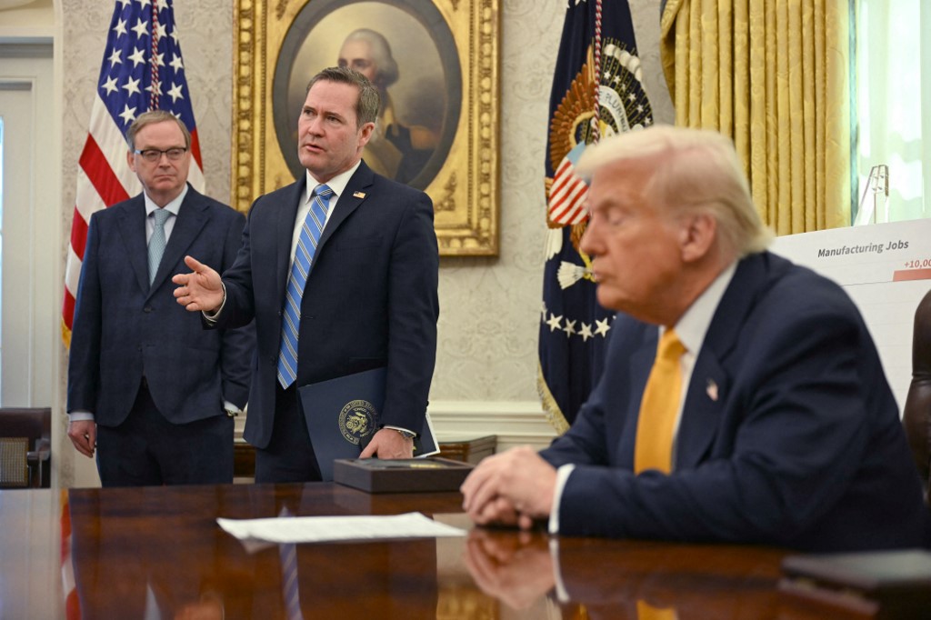Assessor de Segurança Nacional de Trump deixará cargo, diz imprensa americana