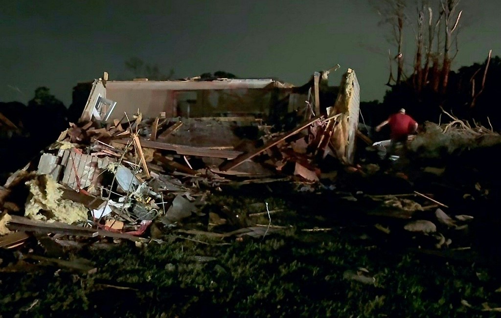 Tornados deixam mais de 20 mortos em dois estados do sul dos EUA