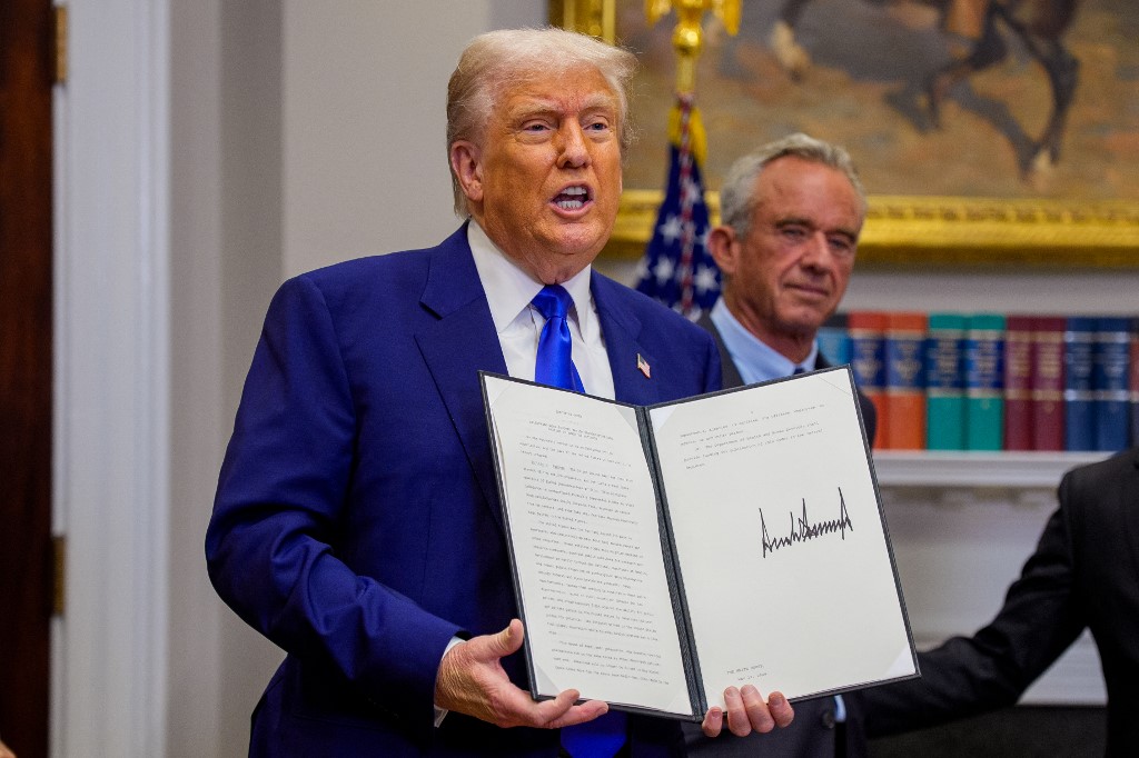 Suprema Corte avalia se juiz pode impedir Trump em caso de cidadania por nascimento
