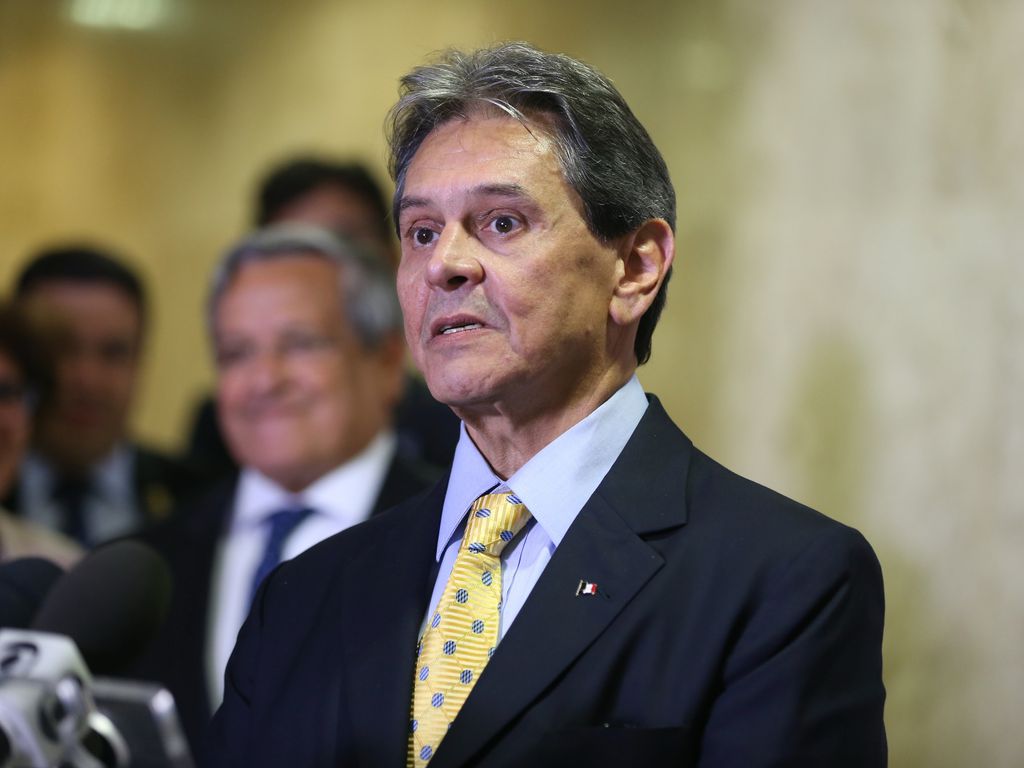 Após autorização do STF, Roberto Jefferson deixa prisão de tornozeleira eletrônica para cumprir pena em casa