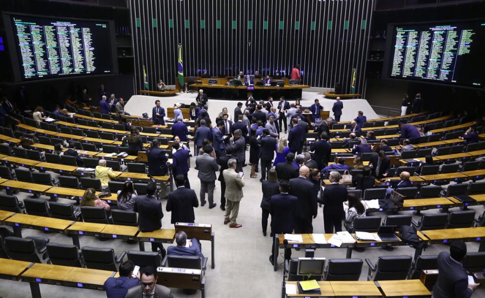 Câmara aprova urgência para projeto que aumenta número de deputados