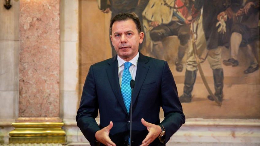 Montenegro é nomeado premiê de Portugal mesmo sem maioria