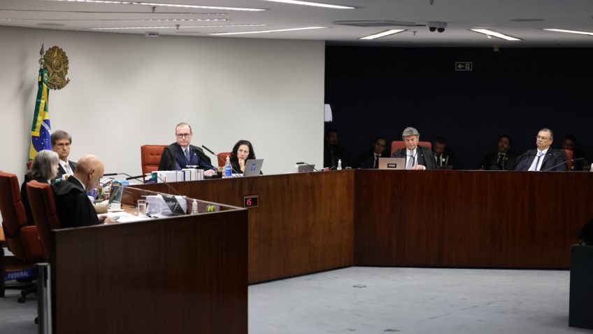 STF nega afastar Barroso, Toffoli e Fachin de ação sobre golpe