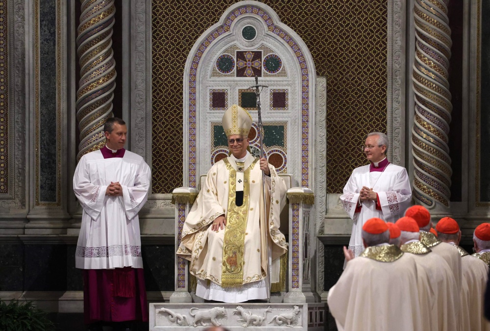 Leão XIV toma posse da cátedra de bispo de Roma na basílica de São João de Latrão